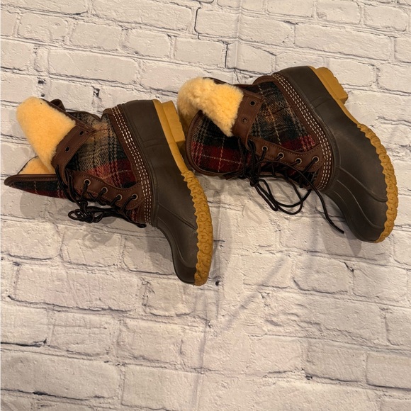 Women's Bean Boots, 10" Shearling-Lined Duck Boots - Picture 4 of 10